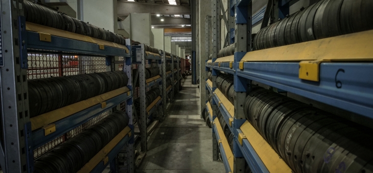 Profili di alluminio per finestre e serramenti. 