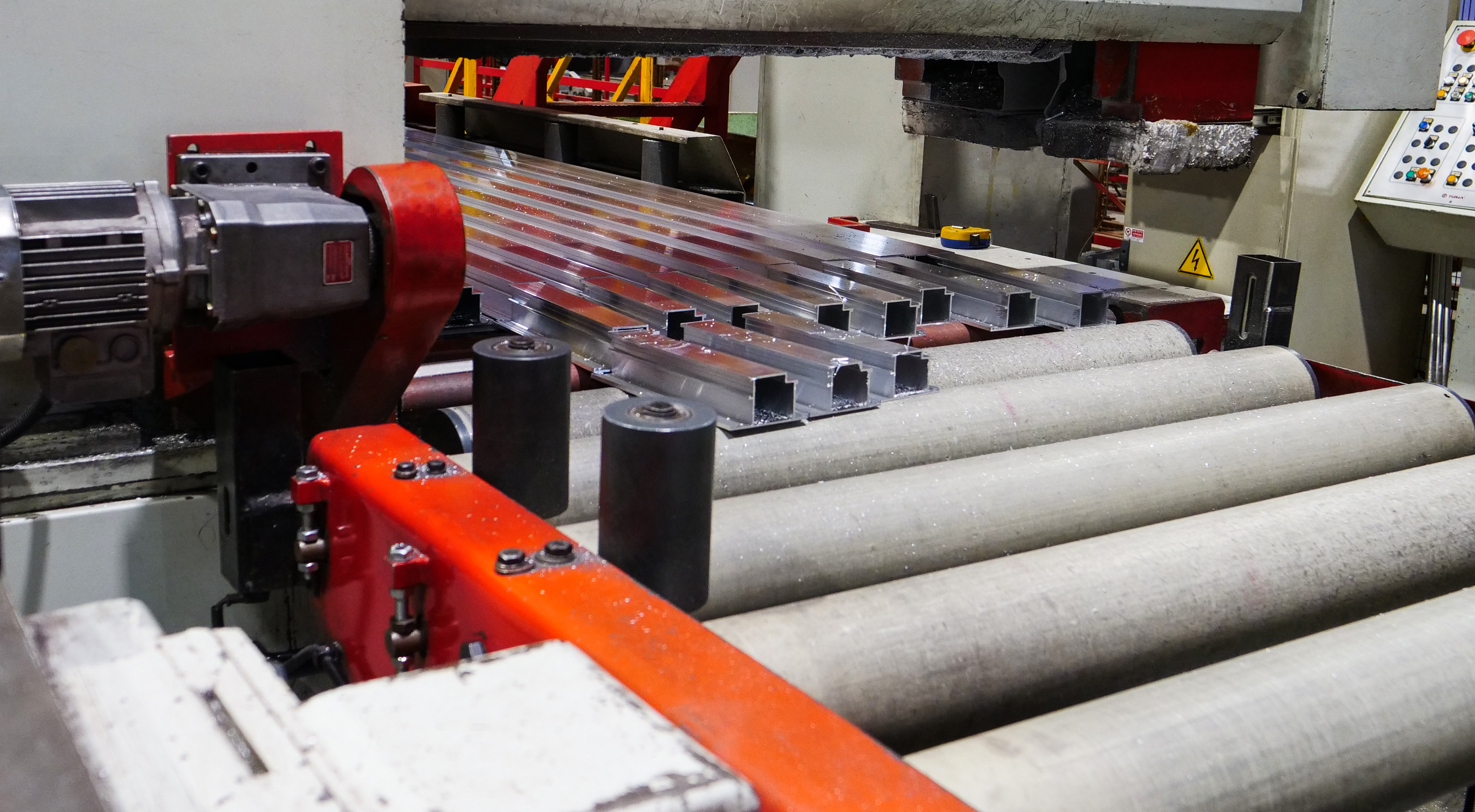 Estrusione dell'alluminio in GS Extrusion